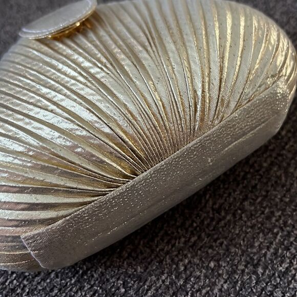 Gold Metallic Shell Clutch Mini Purse Snap Closure Crossbody Strap Black Inside - Picture 7 of 14